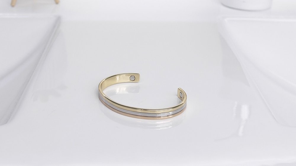 Bracciale classico magnetico regolabile in 3 metal